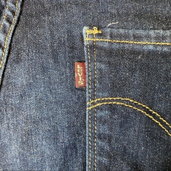 Levi’s Cuff Shorts. Size 33 - Picture 5 of 8